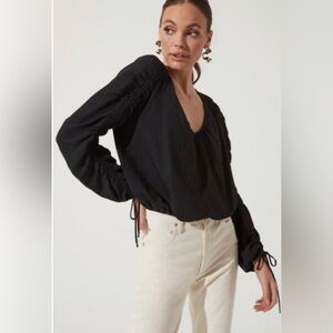 Astr the Label Ruched Black Top